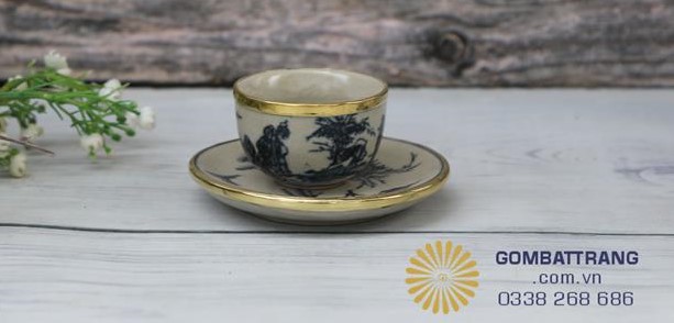 Mỗi chiếc chén trong bộ sản phẩm đều sở hữu hoa văn Sơn Thủy độc đáo, tạo nên hiệu ứng thị giác đẹp mắt khi thưởng trà