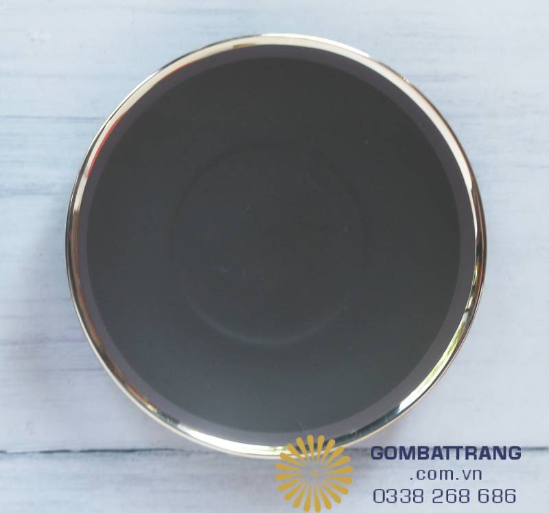 Là bộ ấm chén quà tặng sang trọng, sắc rêu huyền bí tinh tế, thích hợp để biếu tặng sếp, đối tác hay người thân trong dịp lễ Tết, tân gia.