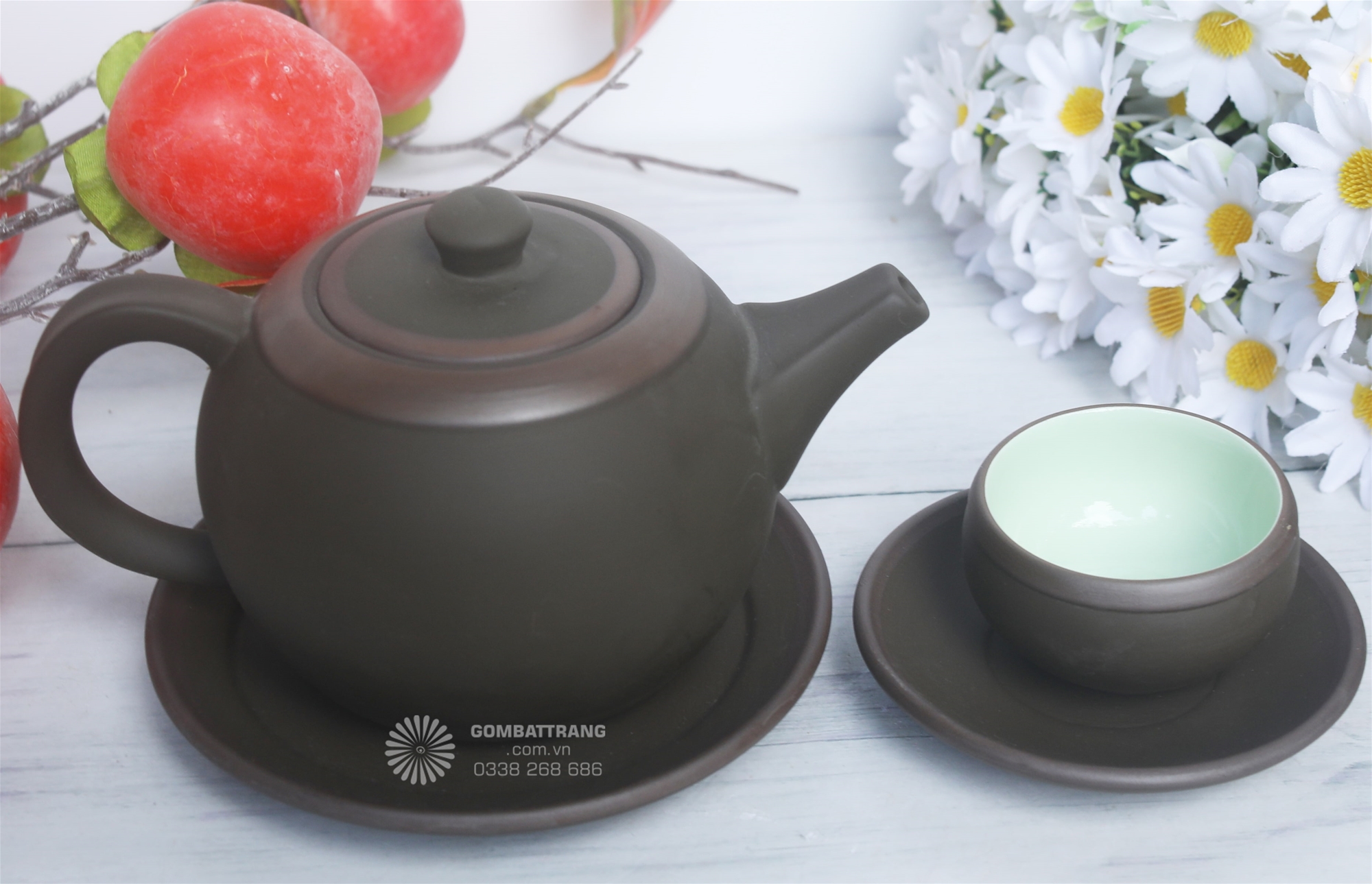Điểm độc đáo khi mua bộ ấm tràgốm Bát Tràng chính hãng này là dáng Đôn nổi tiếng