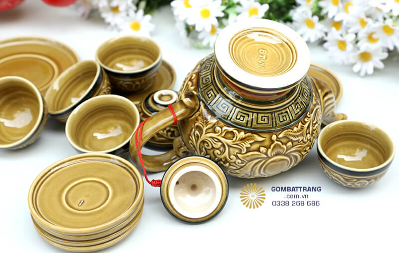 Bề mặt đĩa lót được làm nhẵn mịn, dễ dàng vệ sinh sau mỗi lần sử dụng