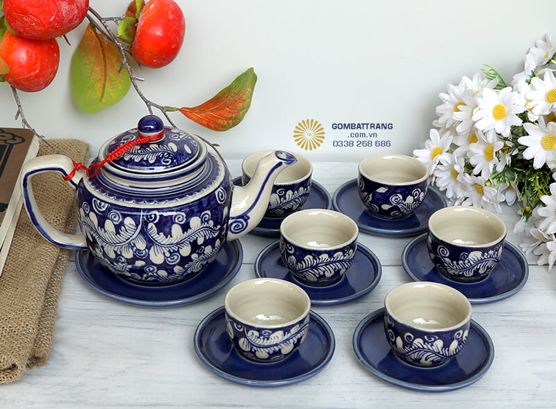 Ấm chén pha trà Bát Tràng&nbsp;không chỉ đẹp mà còn rất tiện dụng