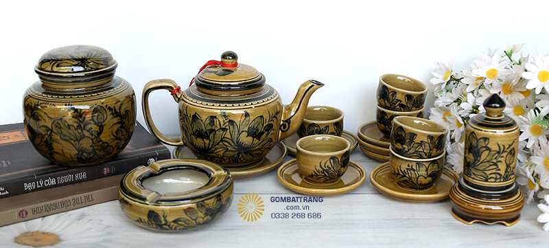 Bộ ấm chén cao cấp&nbsp;chứa đựng ý nghĩa phong thủy tốt lành, mang lại may mắn và thịnh vượng cho gia chủ