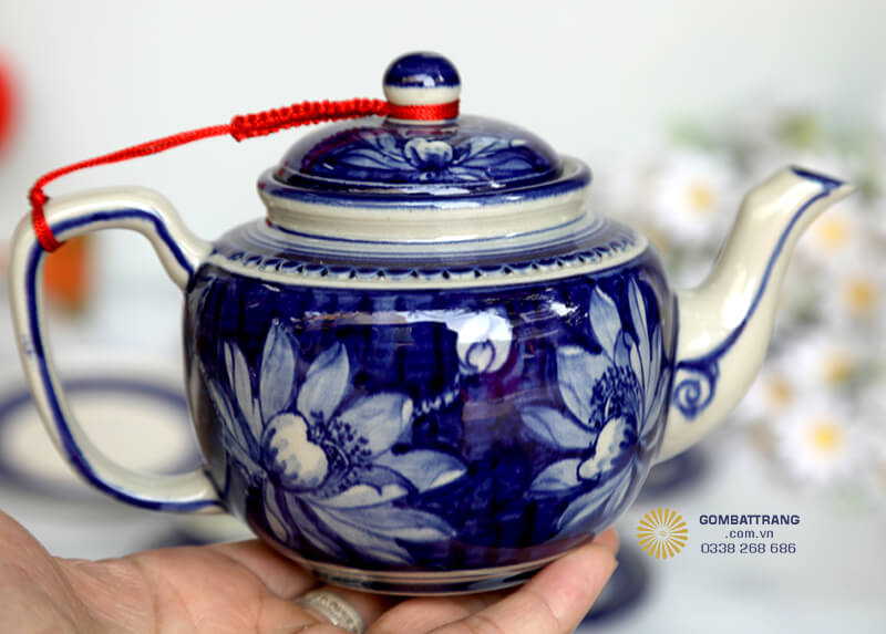 Với quy trình sản xuất nghiêm ngặt, bộ ấm chén đẹp cao cấp này có độ bền cao, chịu được nhiệt độ tốt khi pha trà nóng