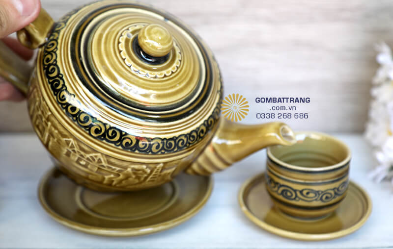 Quai ấm thiết kế cách nhiệt, cầm nắm chắc tay và an toàn khi sử dụng với nước sôi