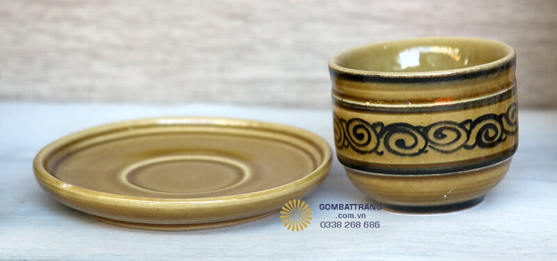 Bộ ấm chén Bát Tràng&nbsp;có thể sử dụng qua nhiều thế hệ, trở thành vật dụng gia truyền đầy giá trị