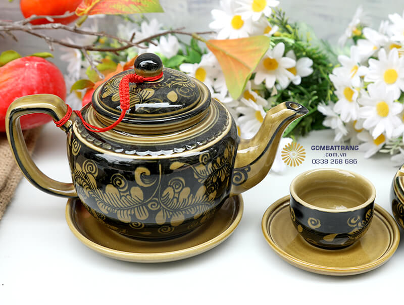 Men gốm bóng mịn, dễ dàng vệ sinh sau mỗi lần sử dụng, luôn giữ được vẻ đẹp như mới