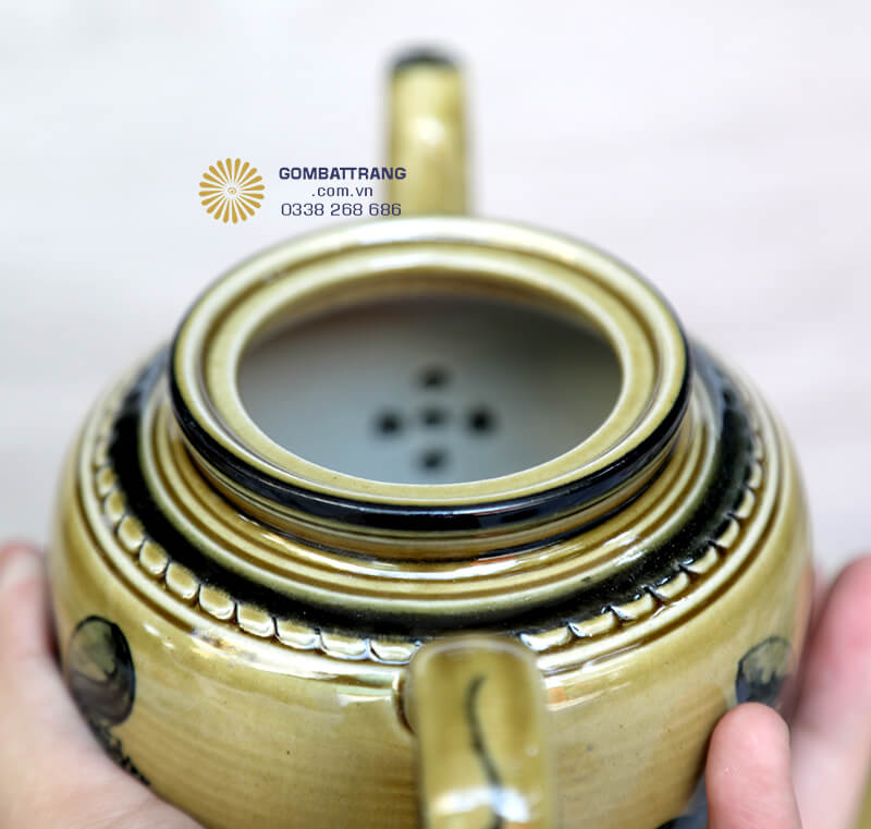 Trong văn hóa Á Đông, hoa sen tượng trưng cho sự thanh cao, thuần khiết và may mắn