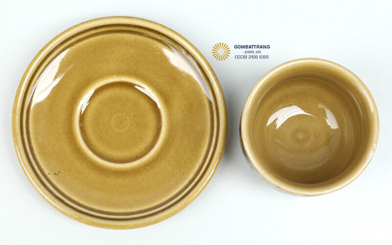 Nung ở nhiệt độ cao và sử dụng chất liệu gốm sứ cao cấp, sản phẩm có độ bền vượt trội, khó phai màu theo thời gian.