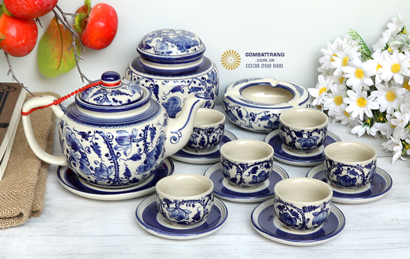 Bộ ấm chén cao cấp&nbsp;được chế tác từ chất liệu gốm sứ cao cấp, an toàn cho sức khỏe và bền đẹp theo thời gian