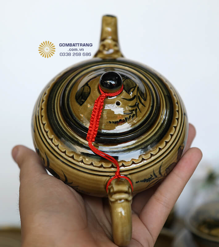 Bộ ấm chén trà bát tràng&nbsp;bao gồm đầy đủ các phụ kiện cần thiết cho một bàn trà hoàn hảo