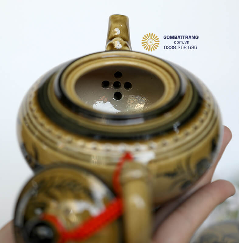 Thiết kế lỗ lọc trà hình tổ tò vò cực kỳ tiện lợi và thông minh