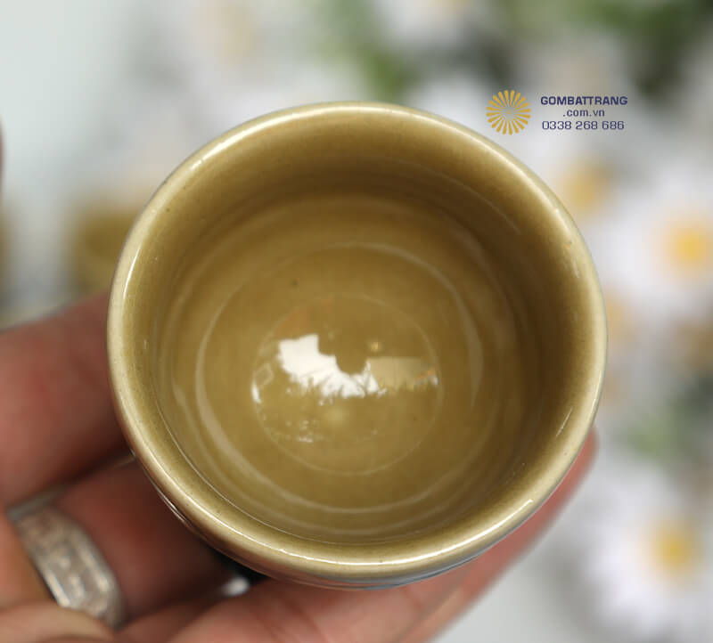 Bộ chén uống trà đẹp&nbsp;có men gốm được tráng đều, bóng mịn, không chứa chất độc hại, giữ được hương vị trà nguyên bản