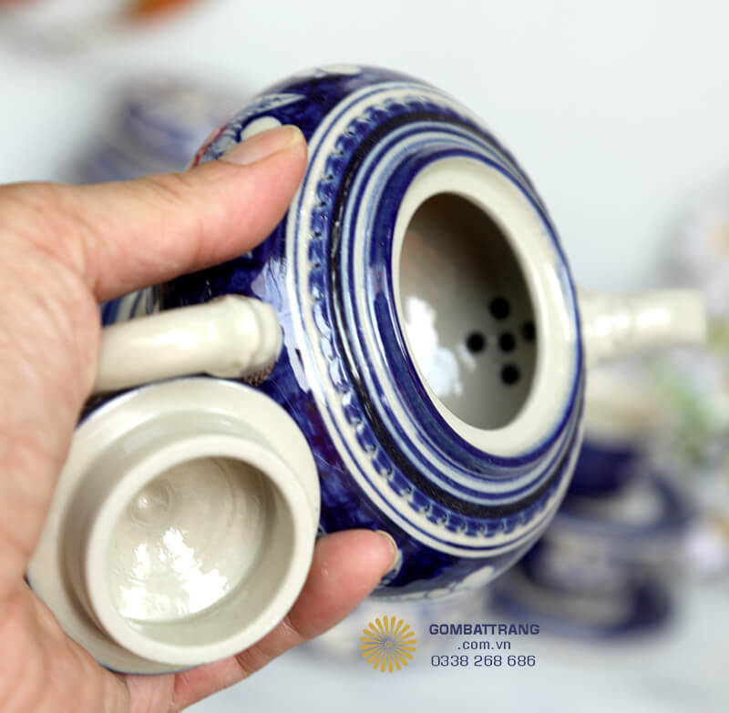 Ấm Trà Tinh Tế - Nâng Tầm Trải Nghiệm Thưởng Trà