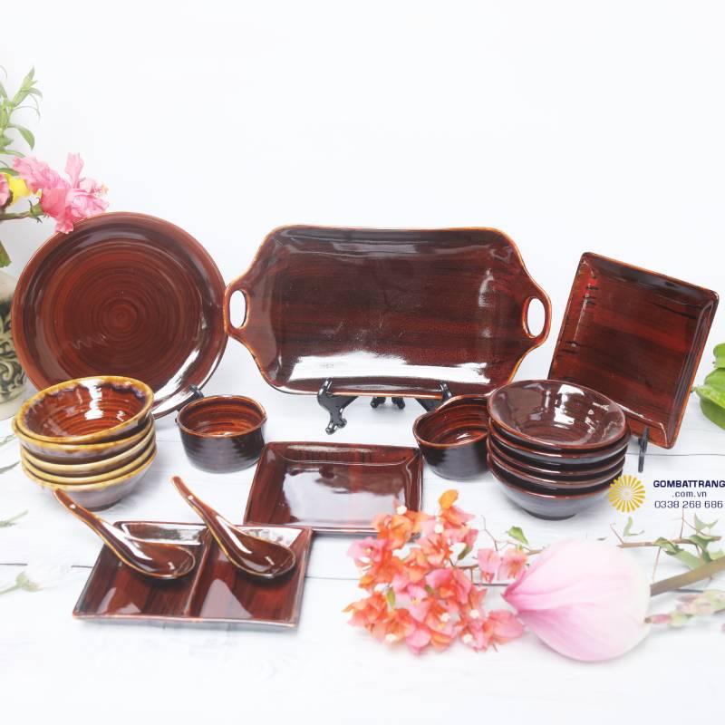 Bộ bát đĩa Bát Tràng 11 món decor men nâu sang trọng, kiểu dáng đa dạng, thích hợp trang trí và sử dụng hằng ngày.
