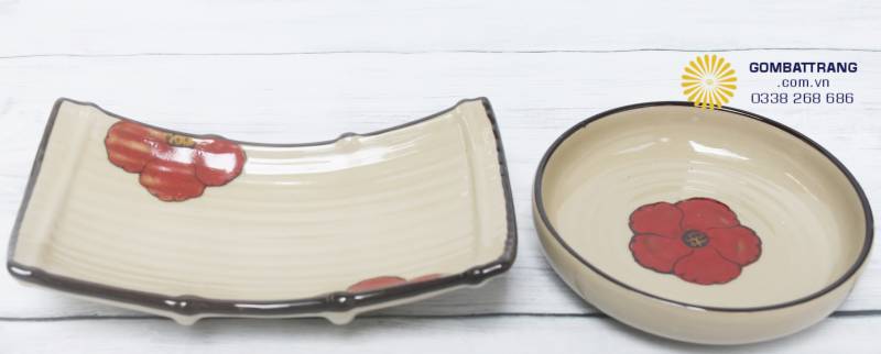 Set bát đĩa Bát Tràng hoa đỏ nhiều chi tiết: bát cơm, tô lớn, đĩa tròn, đĩa vuông, đĩa cánh hoa, đĩa nhỏ và khay chấm.