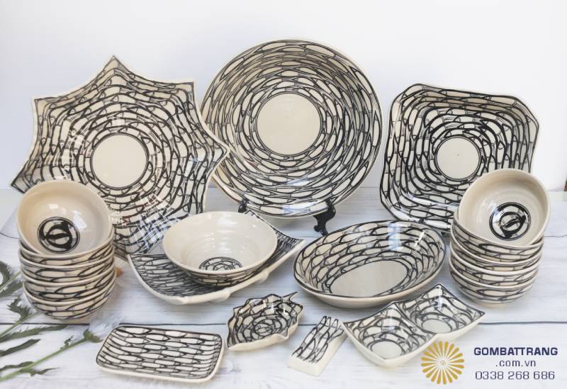Set bát đĩa đa dạng kích thước, gồm bát ăn, bát tô và đĩa lớn, tiện lợi cho cả bữa ăn hằng ngày lẫn bữa tiệc.