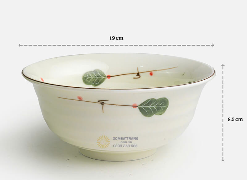 Bát tô loe phù hợp cho việc dùng phở, bún, miến hay các món canh, miệng bát loe rộng giúp tản nhiệt nhanh