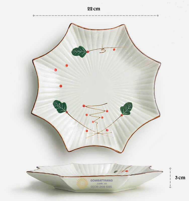 Mỗi sản phẩm đều trải qua bàn tay tỉ mỉ của các nghệ nhân Bát Tràng lành nghề