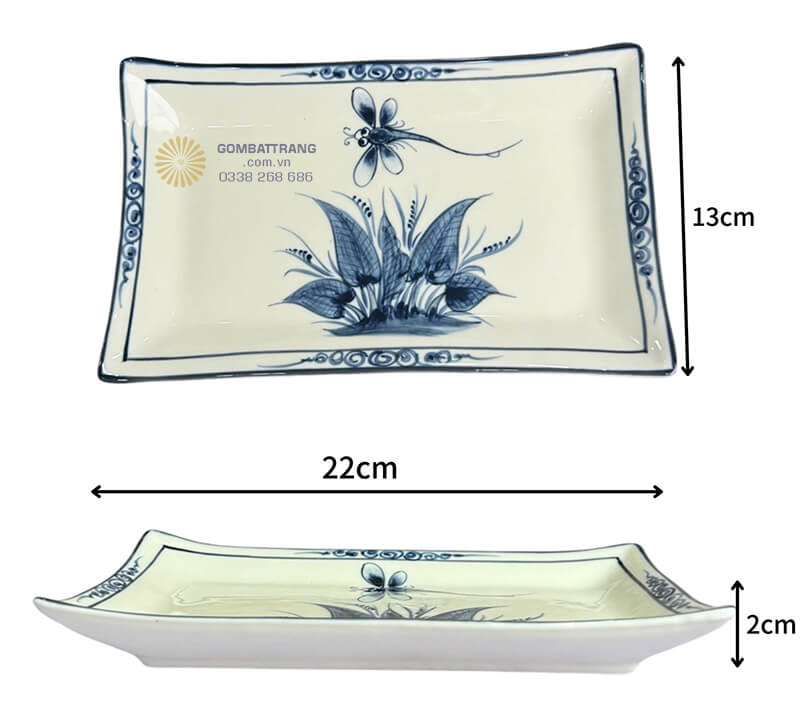 Chiếc đĩa hình chữ nhật thẳng có thể dùng để đựng các món mặn, trình bày đẹp mắt