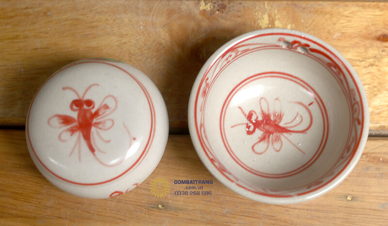 Toàn bộ sản phẩm được làm từ đất sét trắng Bát Tràng