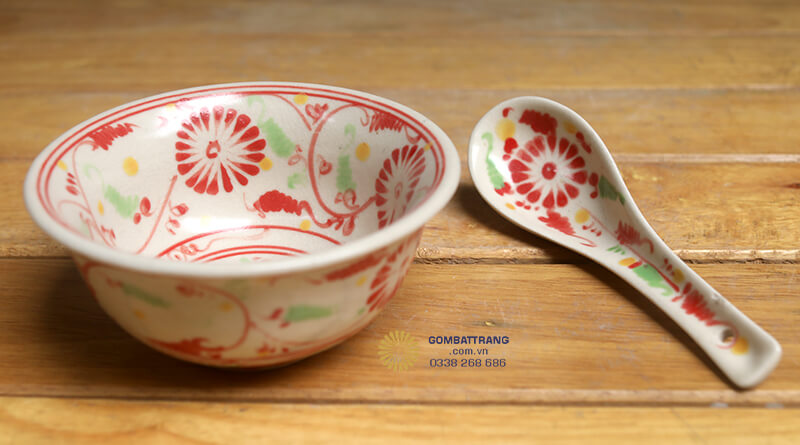 Bộ bát nhỏ trong bát đĩa cổ men rạn&nbsp;có kích thước vừa vặn để đựng nước chấm, dưa muối hoặc các loại gia vị