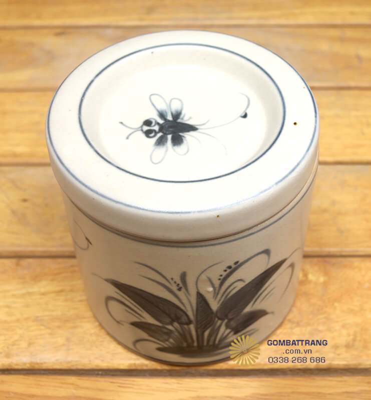 Sở hữu bộ sản phẩm bát đĩa cổ&nbsp;là sở hữu cả một câu chuyện văn hóa được chắt lọc qua nhiều thế hệ.