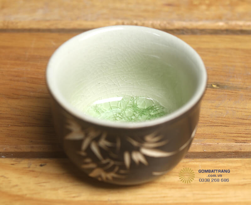 Mỗi chi tiết trong bộ sản phẩm đều được chế tác thủ công tỉ mỉ từ gốm sứ cao cấp