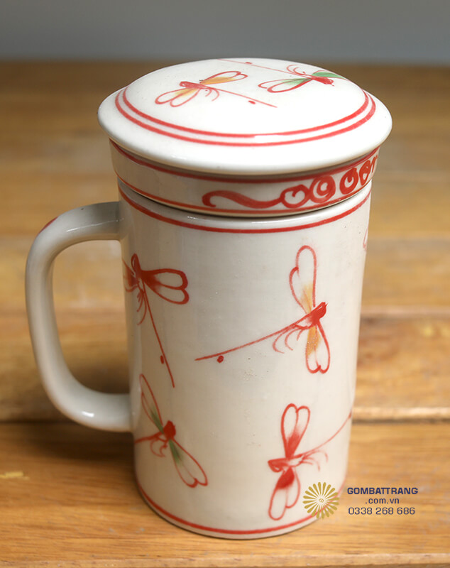 Nhìn từ tổng thể, bộ bát đĩa giả cổ hiện ra với vẻ đẹp cổ kính, thanh lịch