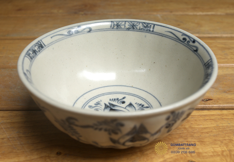 Chiếc bát to với miệng loe rộng, thân cong thanh thoát là sản phẩm của nghề làm&nbsp;bát đĩa Bát Tràng giả cổ