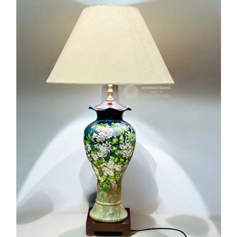 Đèn ngủ gốm sứ hoa cúc cao cấp – vẽ tay tinh xảo, ánh sáng dịu nhẹ