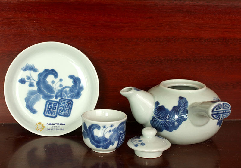 Bộ ấm chén giả cổ toát lên vẻ sang trọng ấn tượng trong bất cứ không gian nào