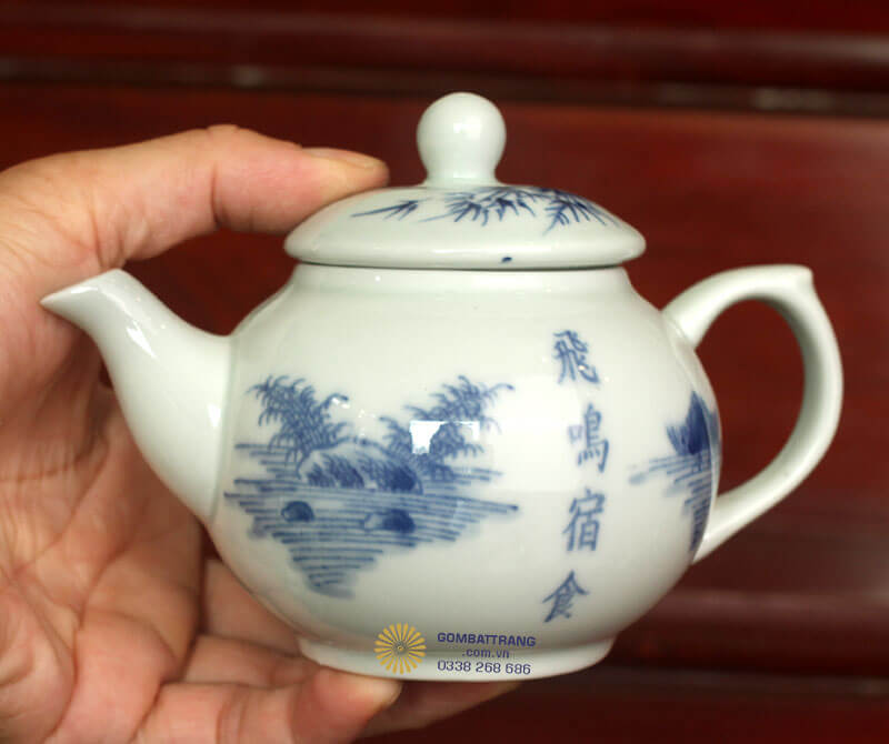 Bộ ấm chén bát tràng cao cấp được tạo ra từ bàn tay khéo léo của các nghệ nhân làng gốm Bát Tràng