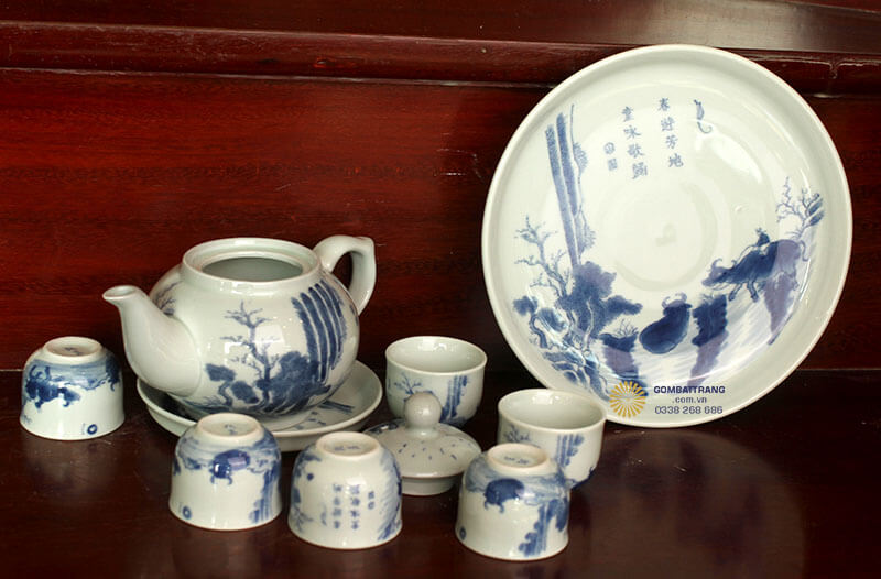 Bộ ấm chén có dung tích phù hợp cho 4-6 người, dễ vệ sinh, bảo quản và cực bền đẹp
