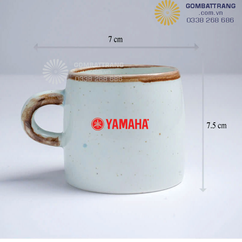 In logo trên ly sứ quà tặng gốm Bát Tràng, in logo theo yêu cầu, chất sứ đanh chắc, bền đẹp, in đẹp, hộp đựng quà cao cấp