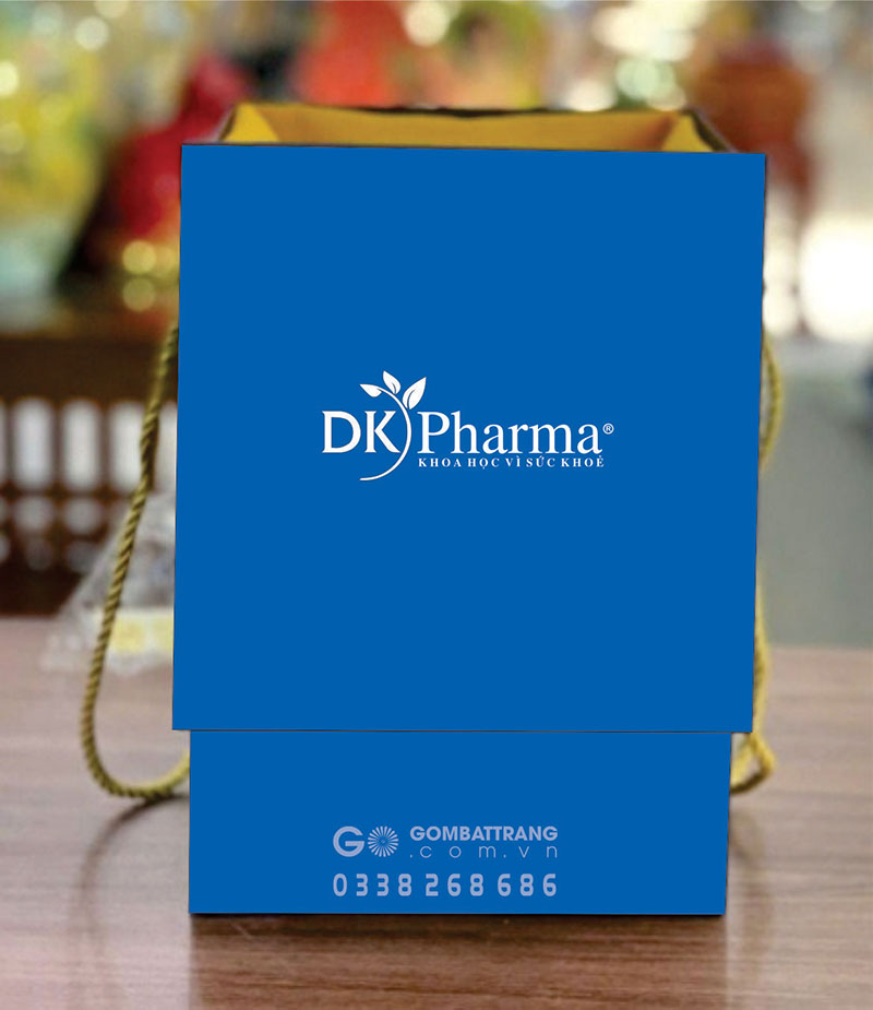 in ly sứ theo yêu cầu, hộp đựng quà bằng giấy xi lót lụa, cao cấp, cốt carton cứng, giấy bọc là giấy xi chống thấm, được chọn mầu theo yêu cầu