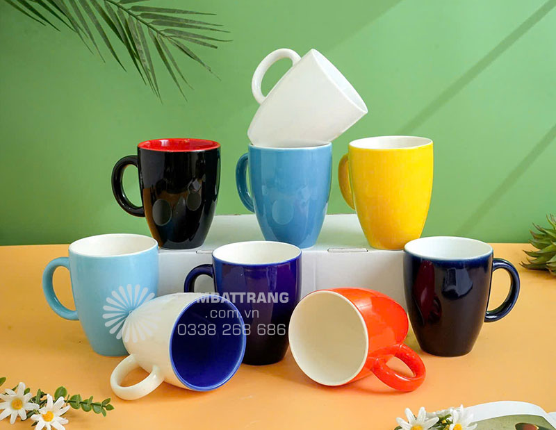 In ly sứ theo yêu cầu với ly sứ chất lượng cao, sứ sạch, an toàn, nhiều mẫu mã kiểu dáng đẹp, chất men tự nhiên bóng mượt bền mầu, in ly sứ trong men, logo tươi sáng thực mầu, và rất bền